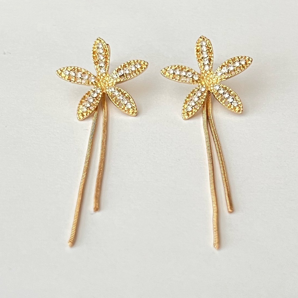 Cubic zirconia flower tassel dangle earrings gold